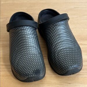 Women’s slip on shoes